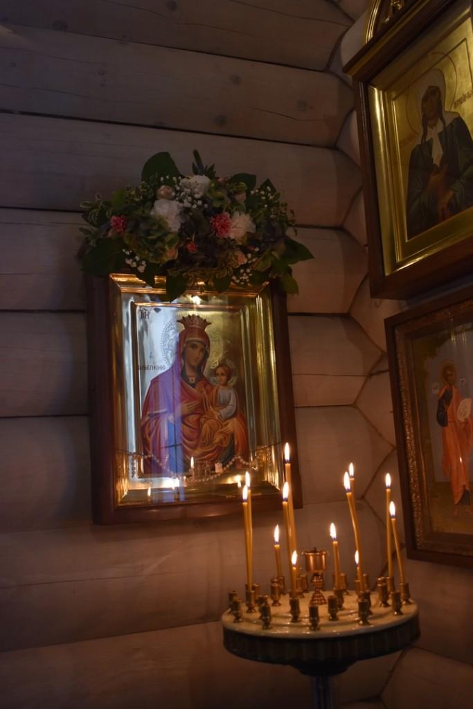 Возобновились молебны Божией Матери