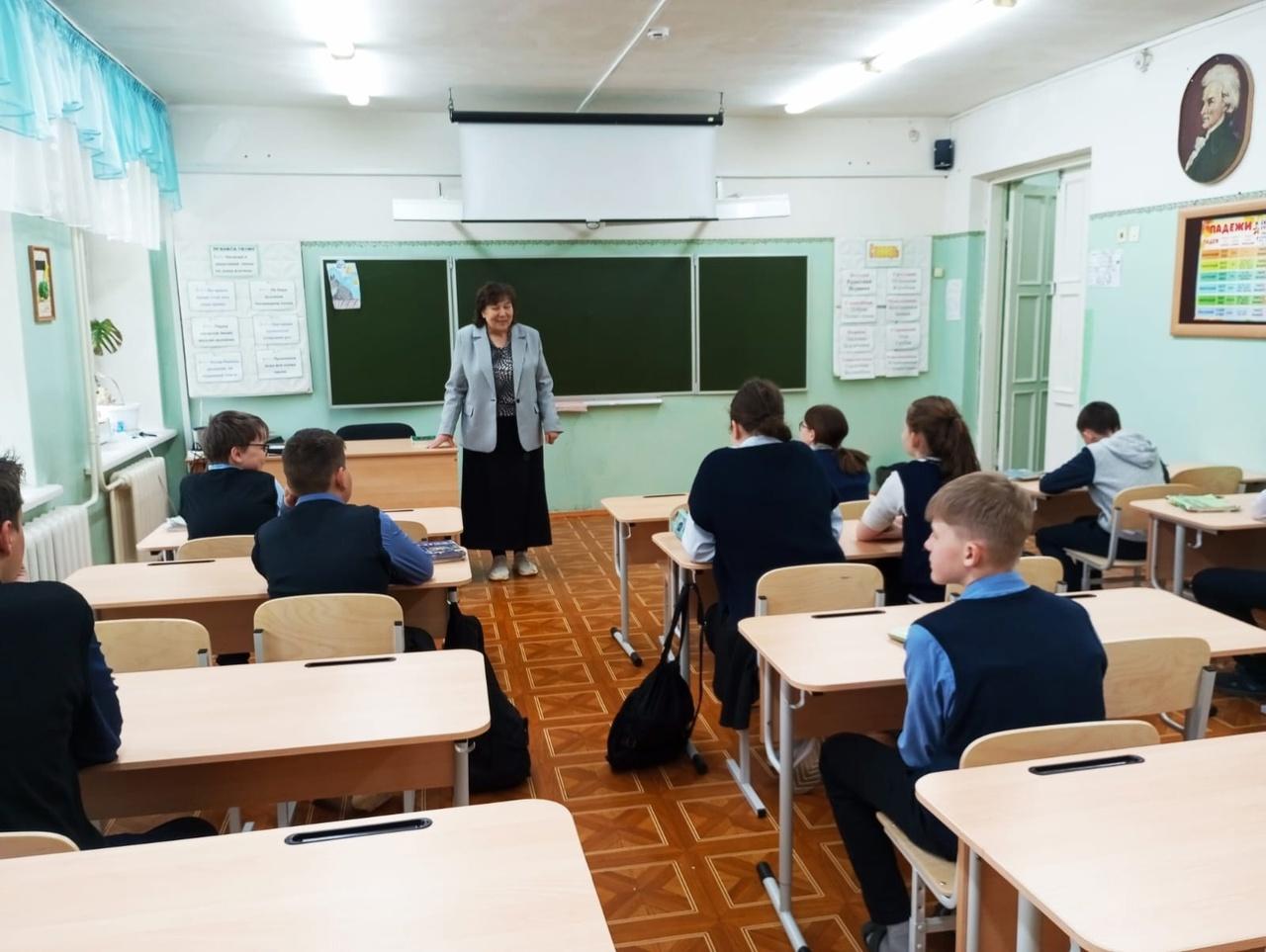 20 мая помощник настоятеля Щелчкова Т.А. посетила КОГОБУ для детей-сирот Школу интернат ОВЗ №1 Нововятского района г. Кирова.