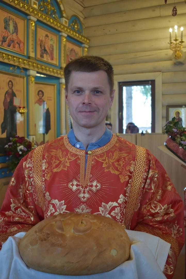 Поздравляем с днем рождения старосту и алтарника храма в честь иконы Божией Матери «Скоропослушница» Сергея Мошкина!
