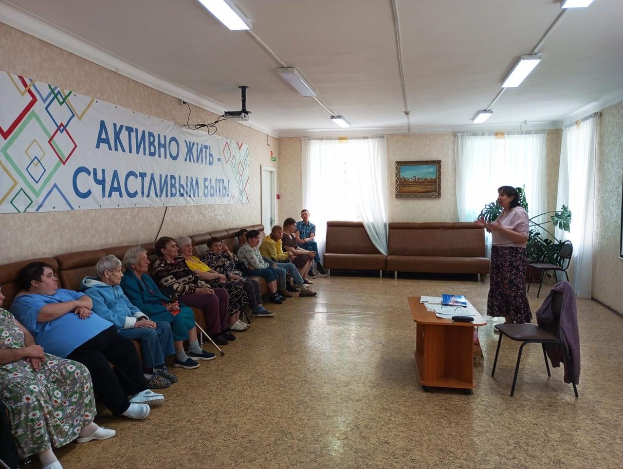 19 июня помощник настоятеля посетила Кировский городской комплексный центр социального обслуживания населения в Нововятске.