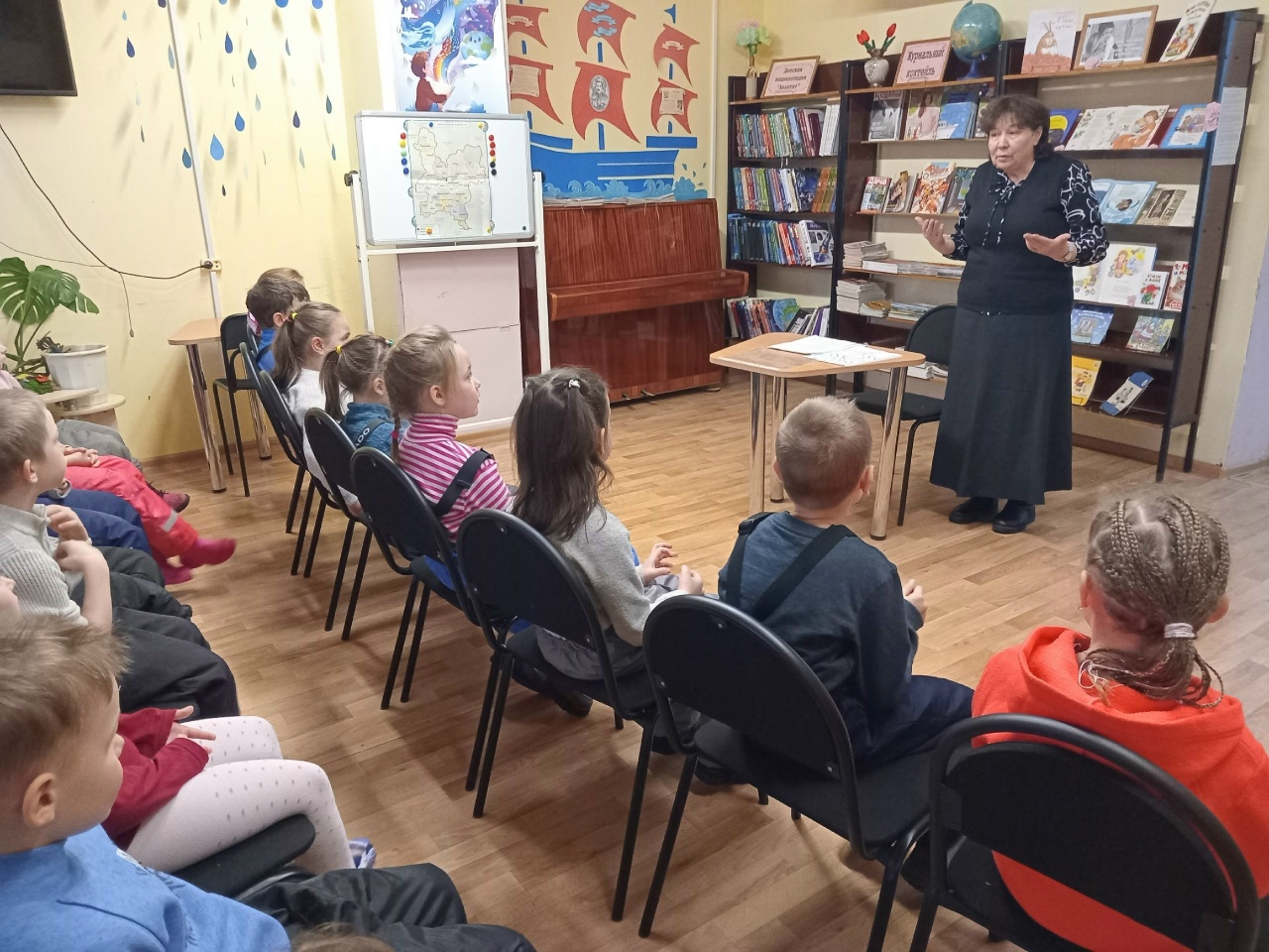 Помощник настоятеля Щелчкова Т.А. в библиотеке № 19 встретилась с воспитанниками подготовительной группы МКДОУ№ 2.