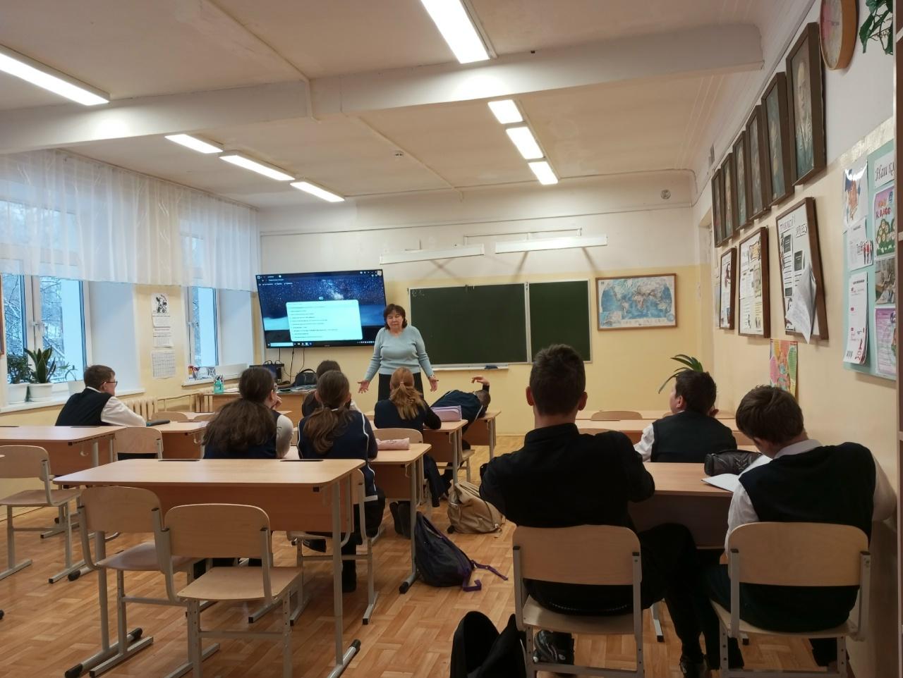 Помощник настоятеля Щелчкова Т.А. посетила КОГОБУ для детей-сирот Школу интернат ОВЗ №1 Нововятского района г. Кирова.